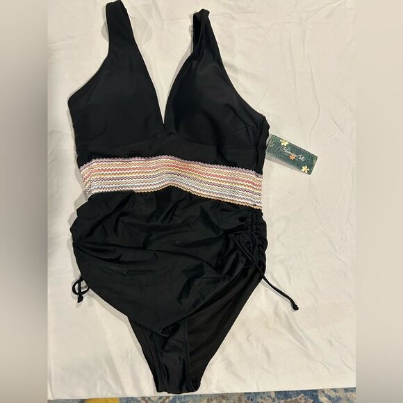Black one piece bathing suit with removable bra cups - Picture 3 of 5
